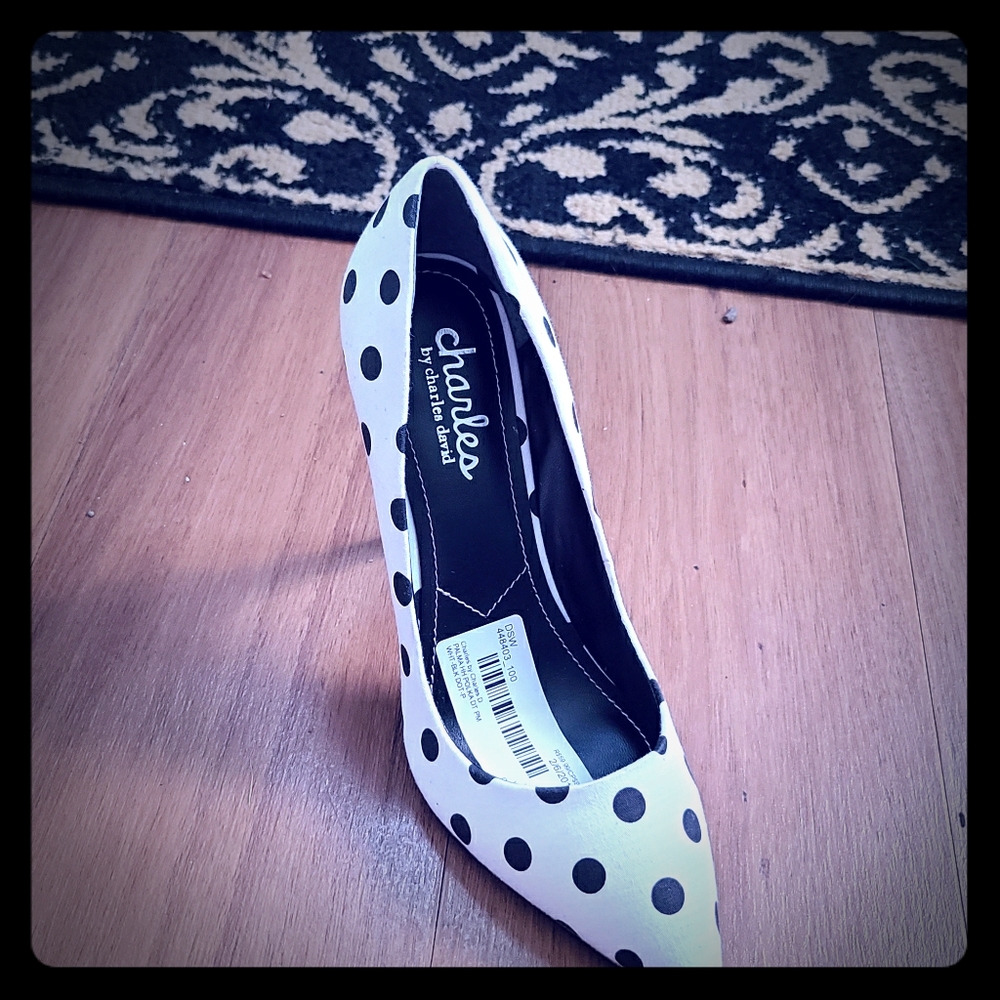Polka-dot pumps